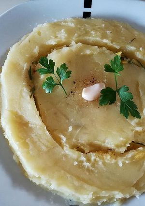 Foto principal de Puré de patatas al limón y romero
