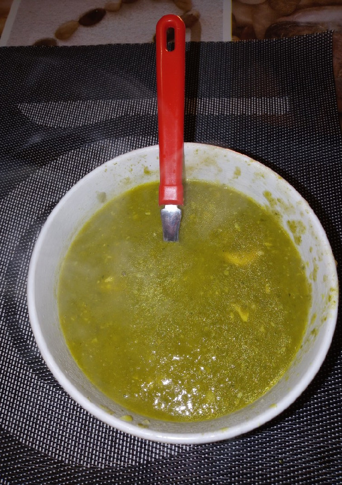 Una foto de Puré de judías con patata a la cúrcuma y huevo pochado