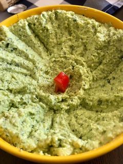Aufstrich mit Mandeln, Basilikum und Fetakäse Rezepthauptbild