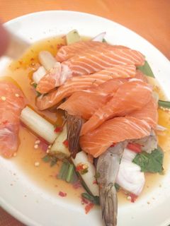 รูปของ ยำปลาแซลมอน+กุ้ง