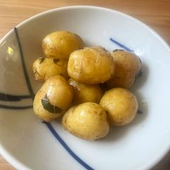 A picture of Baby Potatoes With Garden Mint 🌿.
