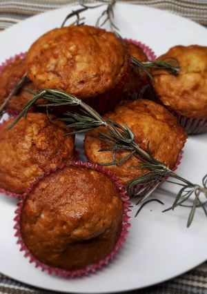 A picture of Buttermilk oats Muffins.