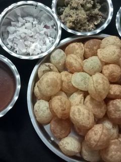 પાણીપૂરી (Panipuri Recipe In Gujarati) રેસીપી મુખ્ય ફોટો