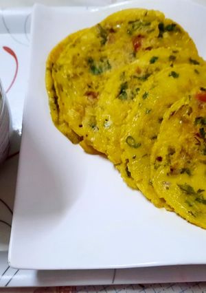 A picture of Omlate Paratha 😋.