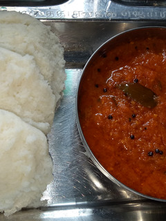 காரசாரமான மிளகாய் சட்னி (Milakaai chutney recipe in tamil) செய்முறை முக்கிய புகைப்படம்