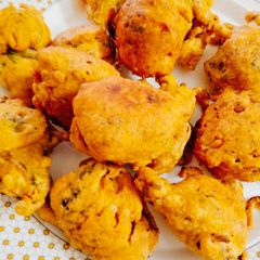 A picture of Methi Kay Pakoray.