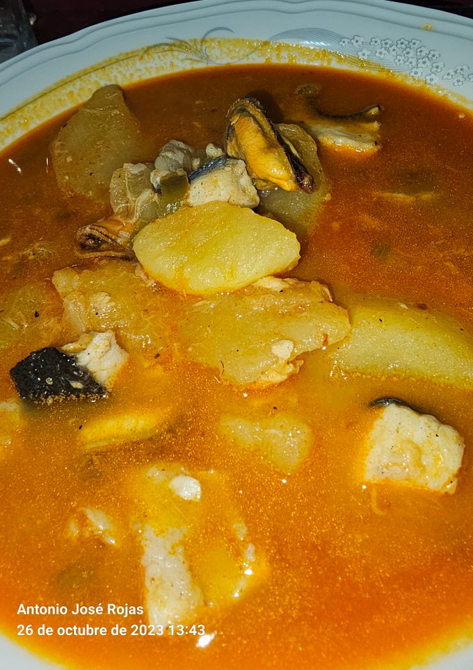 Una foto de Rodaballo guisado