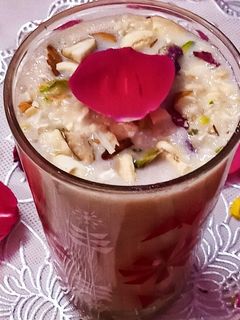 चीकू शेक(chiku shake recipe in hindi) रेसिपी मुख्य फोटो