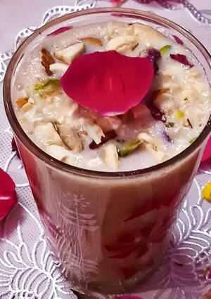 चीकू शेक(chiku shake recipe in hindi) रेसिपी मुख्य फोटो