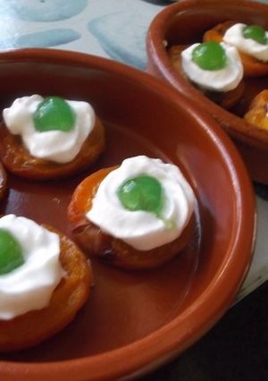 Una foto de Albaricoques con nata