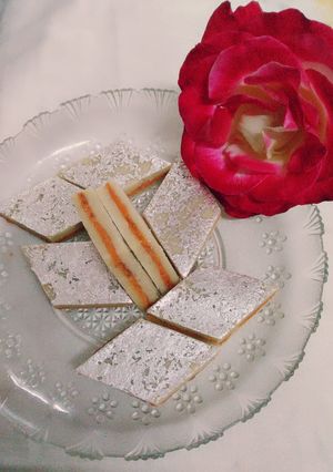 A picture of Sandwich Gulukand kaju katli.