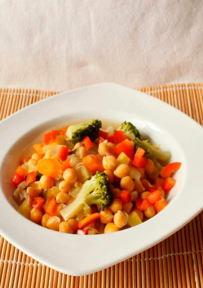 Una foto de Wok de garbanzos