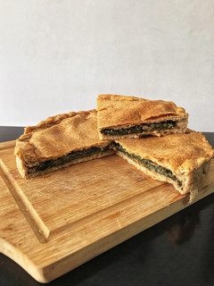 Una foto de Pastel de espinaca, queso y nueces en hojaldre integral