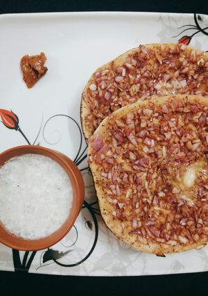 A picture of Onion Tandoori Roti.
