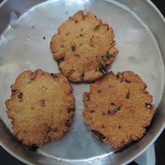 A picture of Maddur vada.