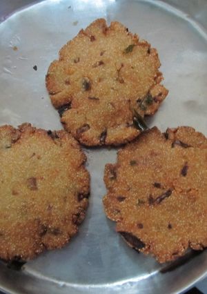 A picture of Maddur vada.