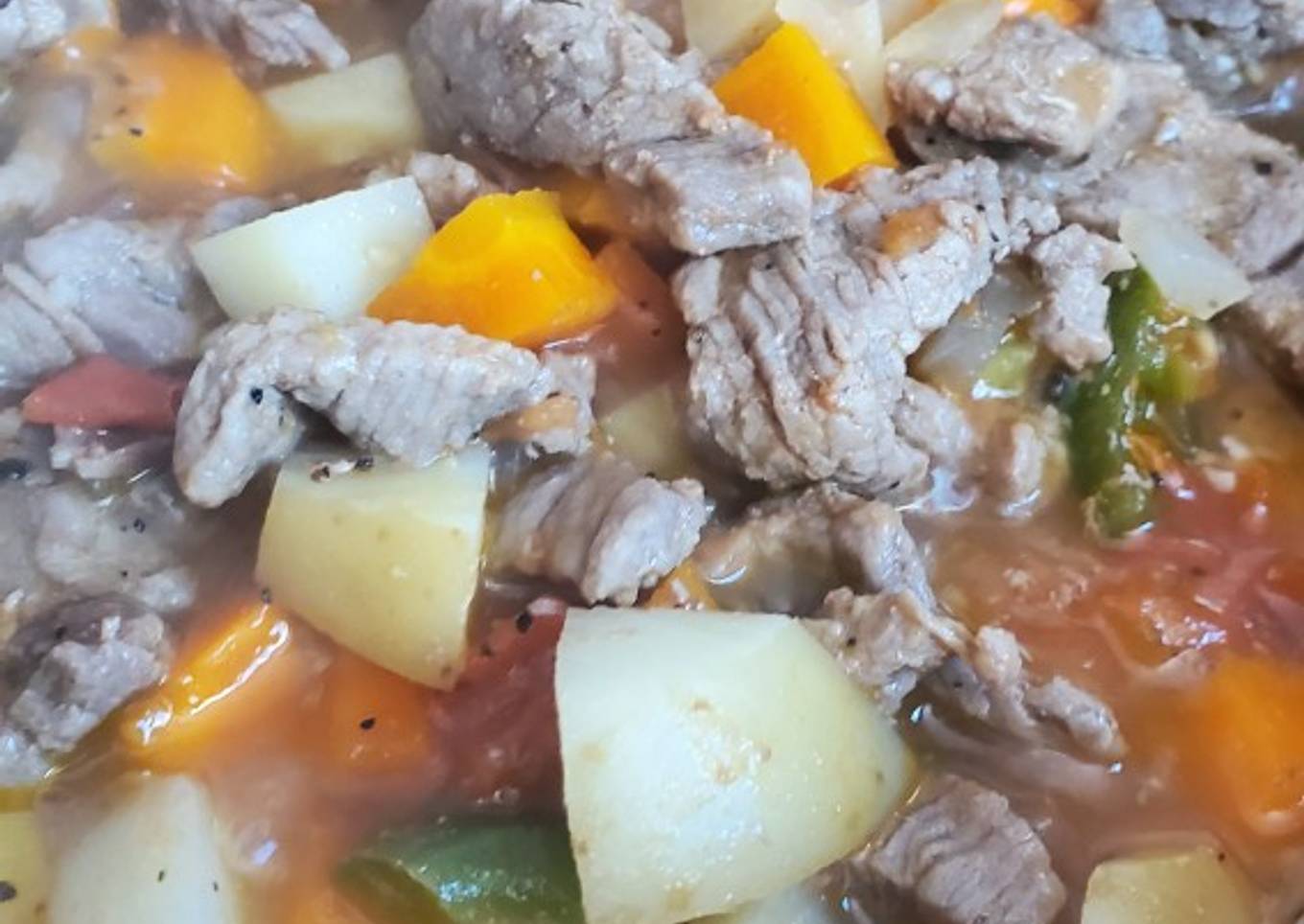 Bistec con papa y zanahorias