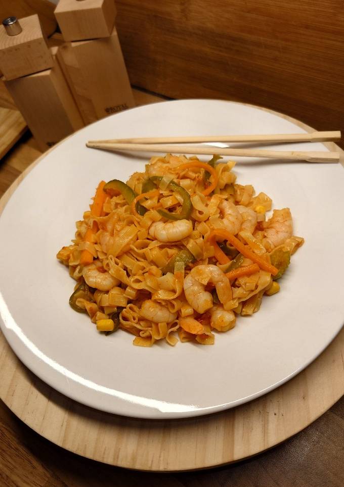 Wok локшина з креветками