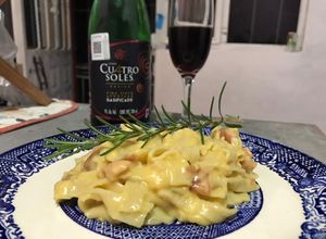 Una foto de Tagliatelle alla Carbonara (Tallarines a la Carbonara)