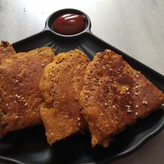 A picture of Instant Rava Handva.