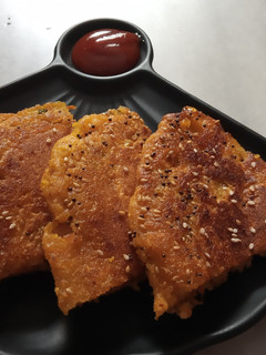 A picture of Instant Rava Handva.