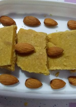 A picture of Besan burfi.