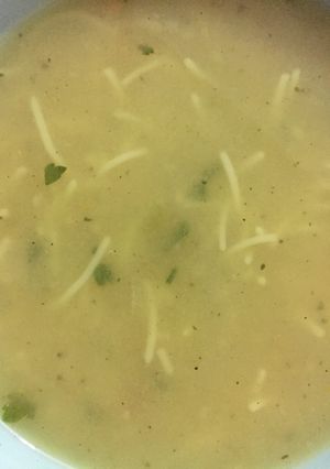 صورة لوصفة شوربة الشعيريه بالماجي