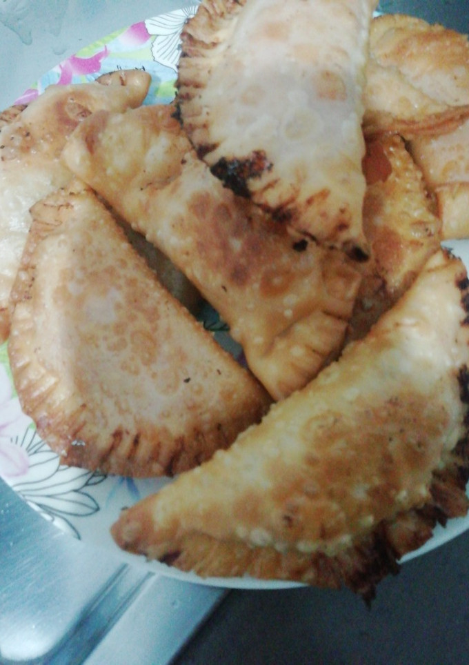 Una foto de Empanadilla de atún, huevo y cebolla