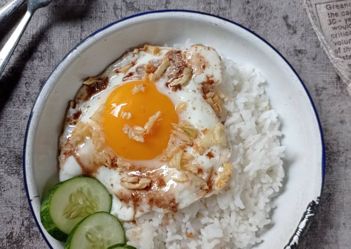 Telur ceplok bawang putih