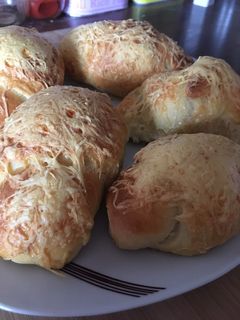 Csupasajtos kifli recept fotója