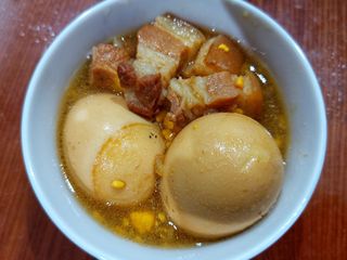 Ba chỉ kho trứng
