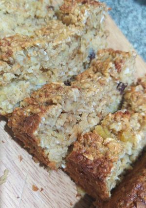 Una foto de Budín de banana y granola 🍌🍌💪