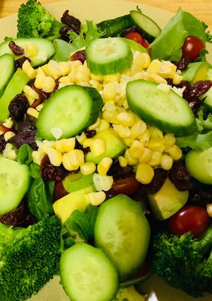 Una foto de Ensalada de Brócoli con Elote #La Cocina de Consuelo