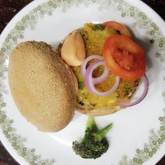 A picture of Whole wheat panner burger.