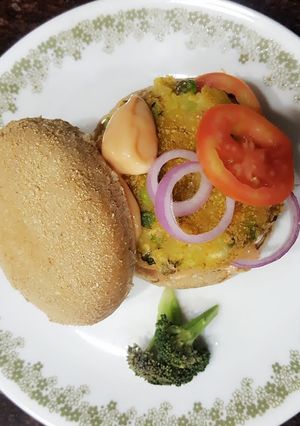 A picture of Whole wheat panner burger.