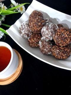 عکسی از دستور فِلتِ خرما (به زبان محلی جنوبی) یا معجون مغزدار خرما