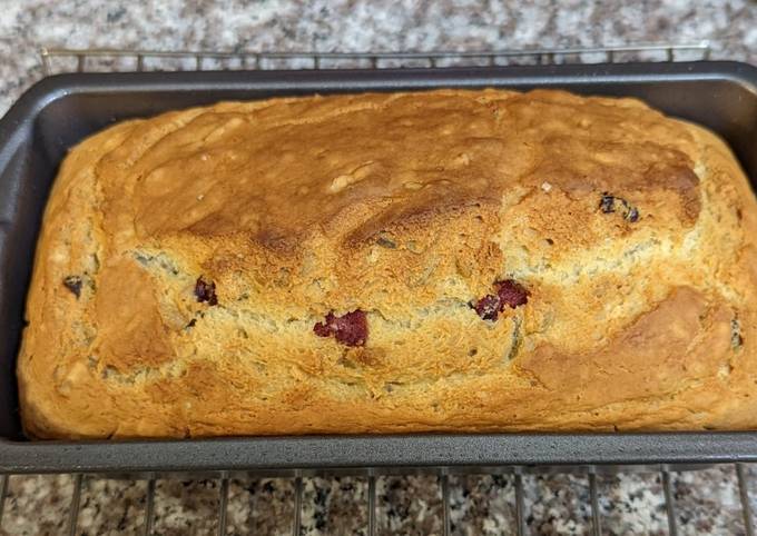 Vegan: Cranberry, sunflower beer bread