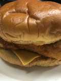 Hamburguesa de Pescado al la Sonorense