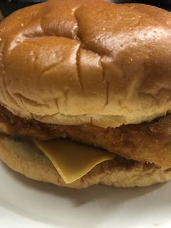 Una foto de Hamburguesa de Pescado al la Sonorense