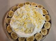 A picture of banana cream pie