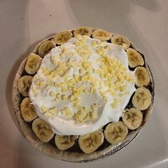 A picture of Chocolate banana cream pie.