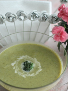 Una foto de Crema de zucchinni y brócoli