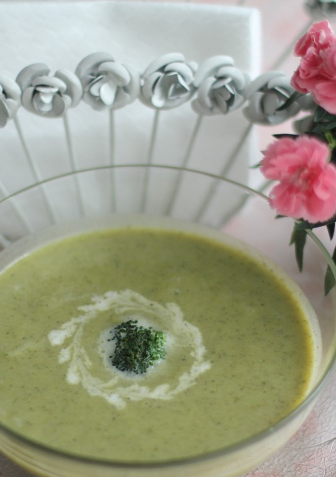 Una foto de Crema de zucchinni y brócoli