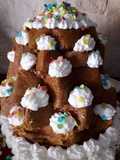Pandoro decorato ripieno di nutella