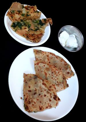A picture of Methi aalu paratha.