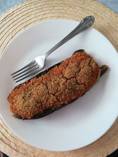 Una foto de Berenjena rellena de atún y quinoa 🍆