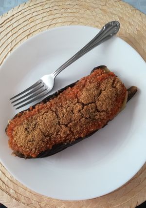 Una foto de Berenjena rellena de atún y quinoa 🍆
