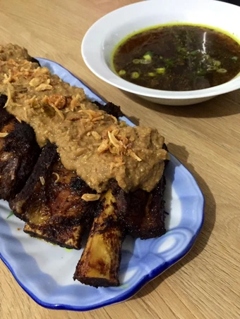 Cara Mudah Menyiapkan Resep Konro bakar bumbu kacang Anti Ribet, Enak Banget