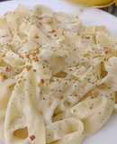 Fettuccine Pasta 🍝 In Alfredo Sauce