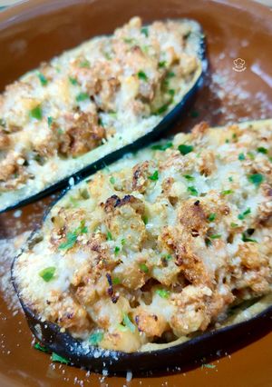 Foto principal de Berenjena gratinada rellena de carne con tomate